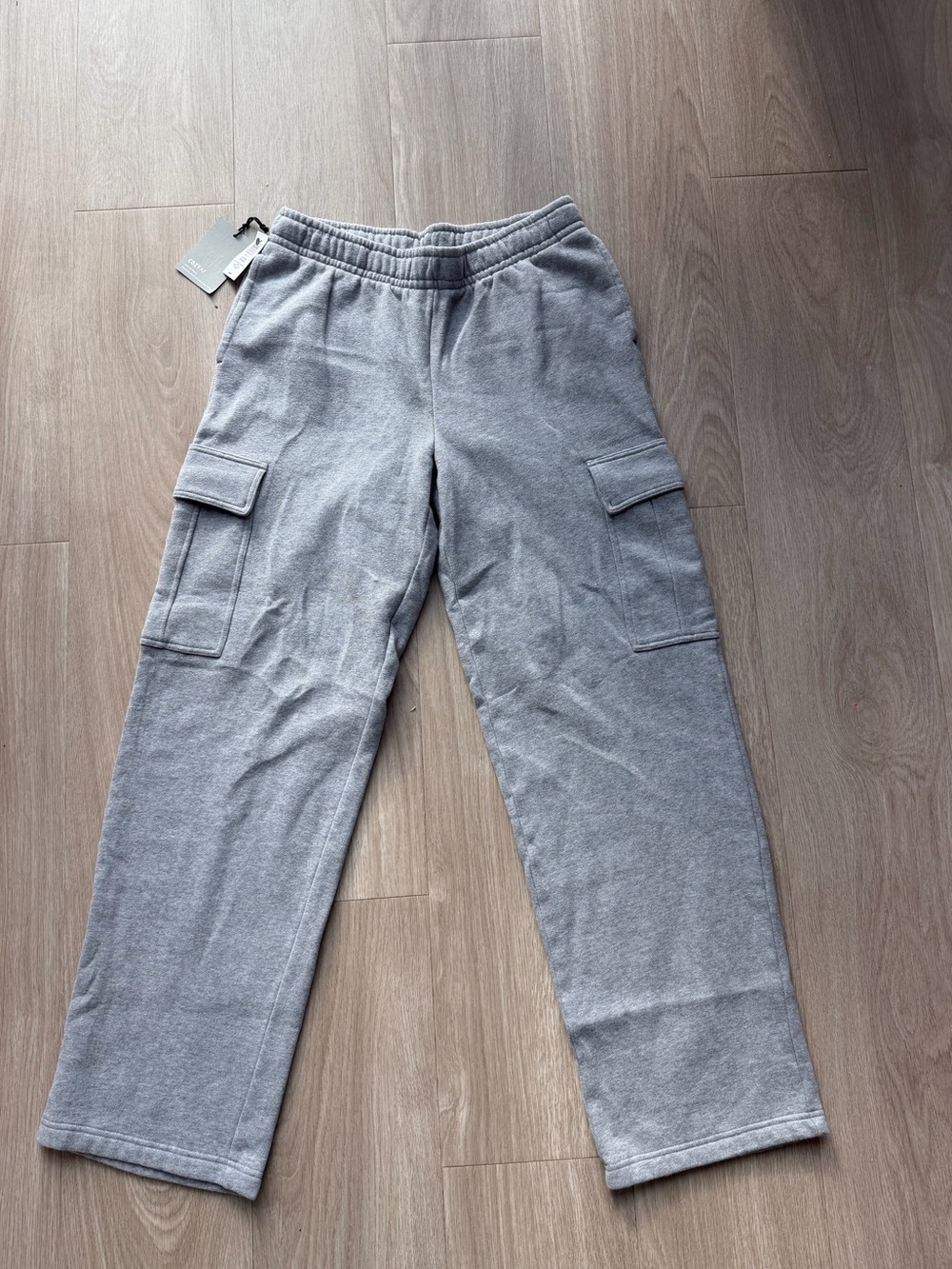 Aritzia Wide-Leg Cargo Sweatpants in Light Gray